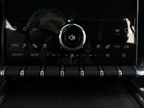 New 2026 GMC Acadia Denali image 8