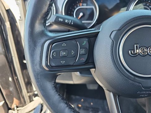 Used 2022 Jeep Wrangler Unlimited Sport AWD/4WD image 16