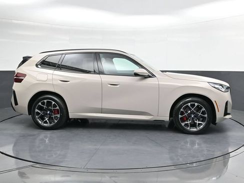 Used 2025 BMW X3 xDrive30i w/ Premium Package AWD/4WD image 3