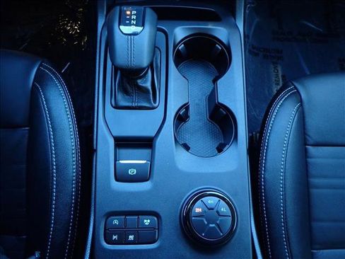 Used 2024 Ford Ranger Lariat w/ Trailer Tow Package image 19