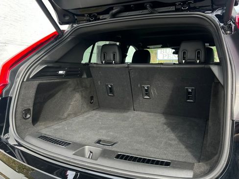 Certified 2025 Cadillac XT4 Premium Luxury image 17