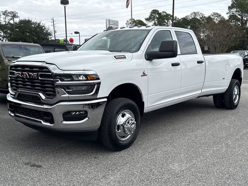 New 2026 RAM 3500 Tradesman w/ Chrome Appearance Group A AWD/4WD image 9
