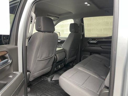 Used 2023 GMC Sierra 1500 SLE image 9