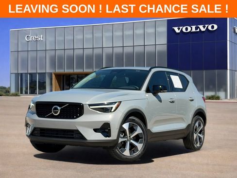Certified 2026 Volvo XC40 B5 Plus AWD/4WD image 1