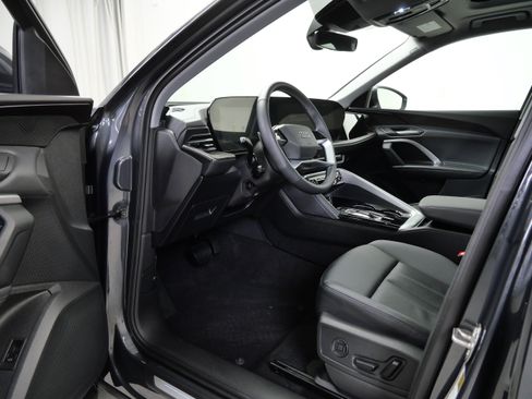 Used 2025 Audi Q5 Premium w/ Convenience Package AWD/4WD image 14