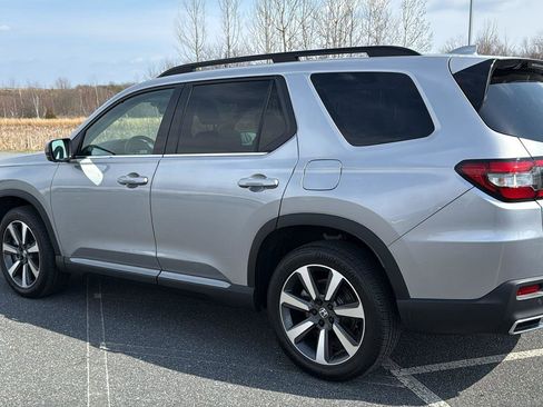 Used 2023 Honda Pilot Elite image 11