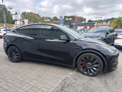 Used 2021 Tesla Model Y Performance AWD/4WD image 4