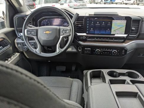 Used 2025 Chevrolet Silverado 2500 LT w/ Convenience Package AWD/4WD image 15
