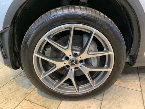 Used 2022 Mercedes-Benz GLC 300 4MATIC w/ AMG Line image 11