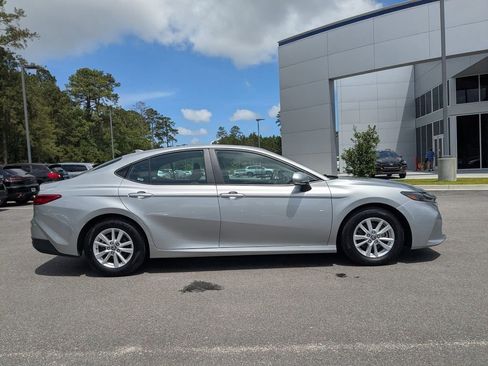 Used 2025 Toyota Camry LE FWD image 3