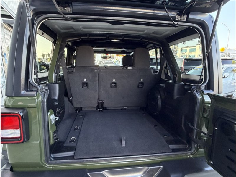 Used 2021 Jeep Wrangler Unlimited Rubicon AWD/4WD image 26