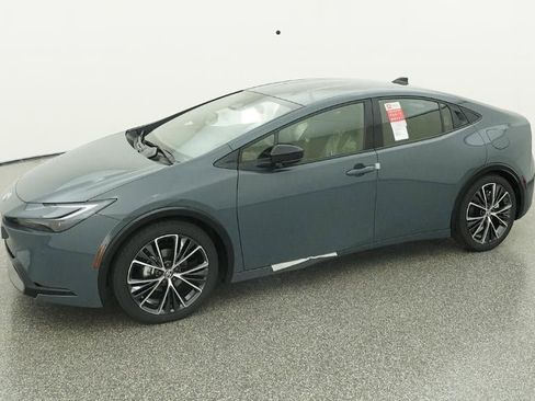 New 2026 Toyota Prius XLE FWD image 2