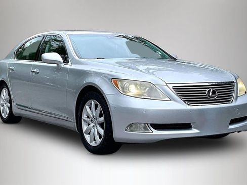 Used 2007 Lexus LS 460 RWD image 2