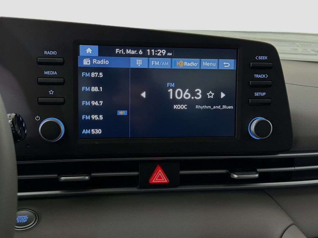 Used 2025 Hyundai Elantra Sport FWD image 16