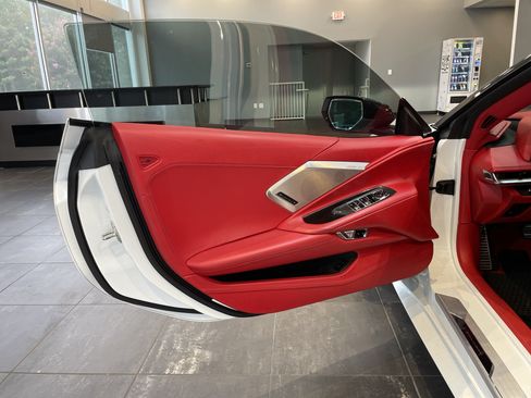 Used 2023 Chevrolet Corvette Stingray Premium Conv w/ Z51 Performance Package RWD image 14