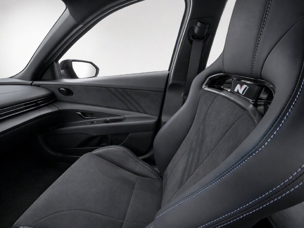 Used 2025 Hyundai Elantra N FWD image 19