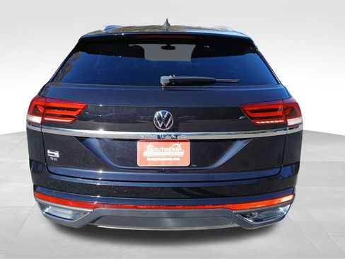 Used 2022 Volkswagen Atlas Cross Sport SE image 4