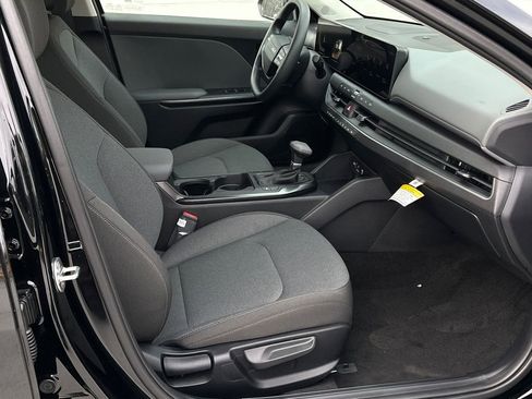New 2025 Kia K4 LXS image 10