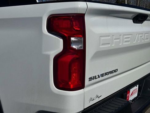 Used 2025 Chevrolet Silverado 1500 ZR2 w/ Technology Package image 12