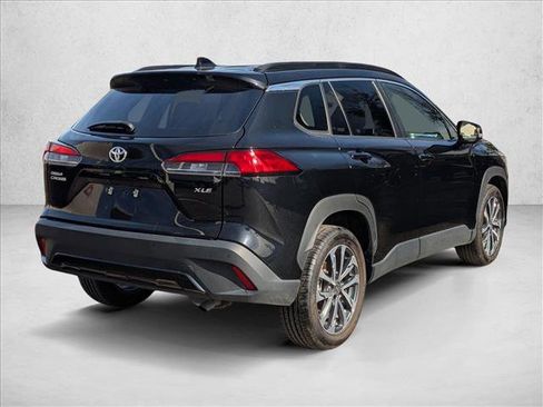 Used 2024 Toyota Corolla Cross XLE image 5