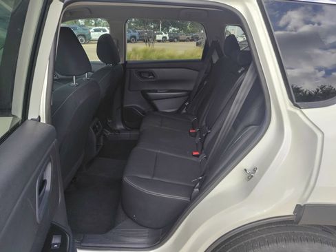 Used 2024 Nissan Rogue S AWD/4WD image 21