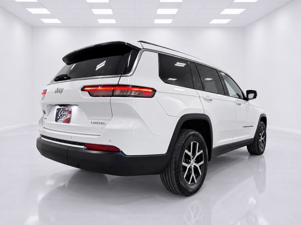 Used 2023 Jeep Grand Cherokee L Limited AWD/4WD image 9