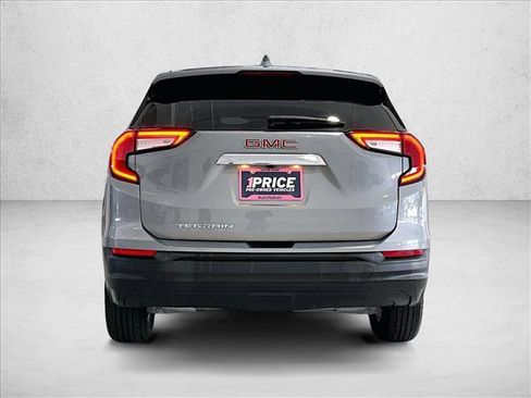 Used 2023 GMC Terrain SLE FWD image 4