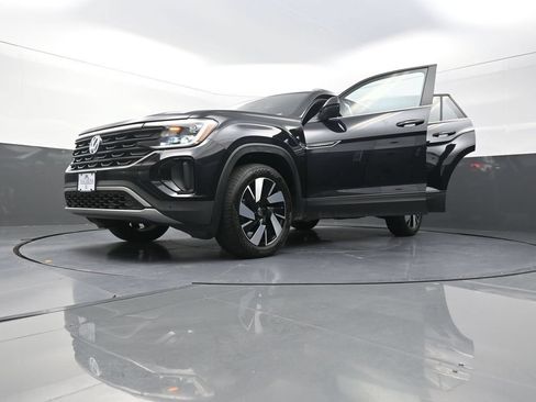 Used 2026 Volkswagen Atlas Cross Sport SE AWD/4WD image 34