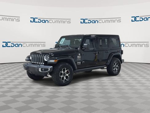 Used 2020 Jeep Wrangler Unlimited Sahara AWD/4WD image 4