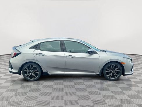 Used 2019 Honda Civic Sport Touring image 6