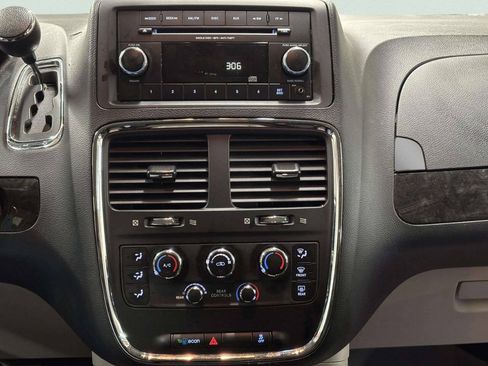 Used 2013 Dodge Grand Caravan SE FWD image 41