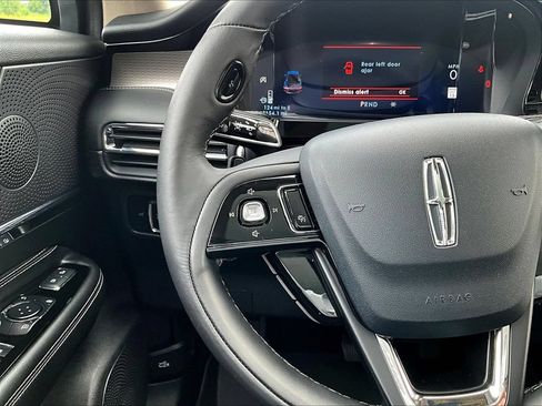 Used 2025 Lincoln Corsair Reserve w/ Jet Appearance Package AWD/4WD image 13