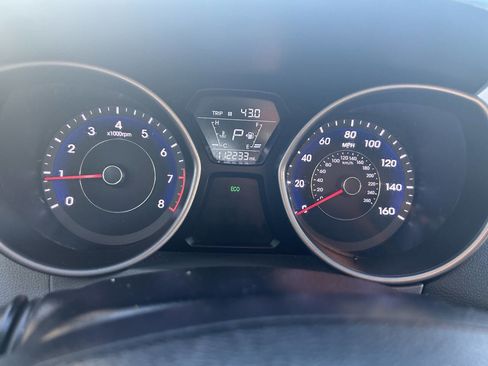 Used 2015 Hyundai Elantra SE image 12