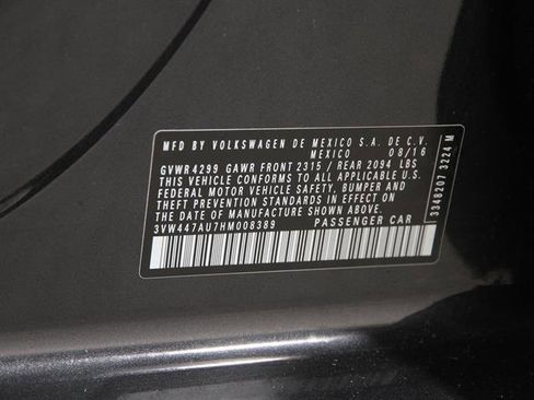 Used 2017 Volkswagen GTI SE image 21