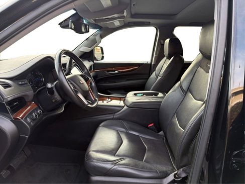 Used 2016 Cadillac Escalade Luxury image 9