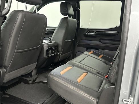 Used 2024 GMC Sierra 1500 AT4 w/ Technology Package image 32