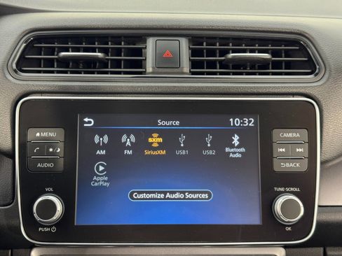 Used 2025 Nissan Leaf S image 22