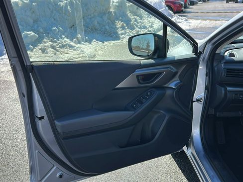 Certified 2025 Subaru Impreza 2.0i image 8