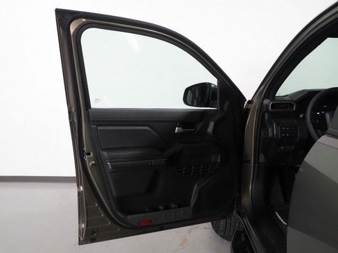 Used 2025 Toyota Tacoma TRD Sport image 47