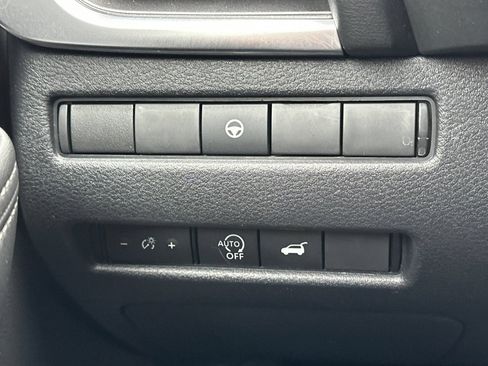 Used 2023 Nissan Rogue SV w/ SV Premium B Package FWD image 36
