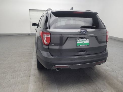 Used 2017 Ford Explorer XLT w/ Equipment Group 202A FWD image 6