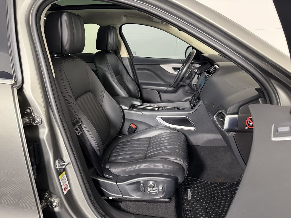 Used 2019 Jaguar F-PACE Portfolio AWD/4WD image 24