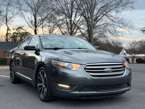 Used 2016 Ford Taurus SEL w/ Equipment Group 201A FWD image 9