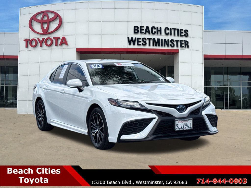 Certified 2024 Toyota Camry SE FWD image 1
