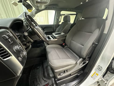 Used 2018 Chevrolet Silverado 1500 LT w/ All Star Edition image 28