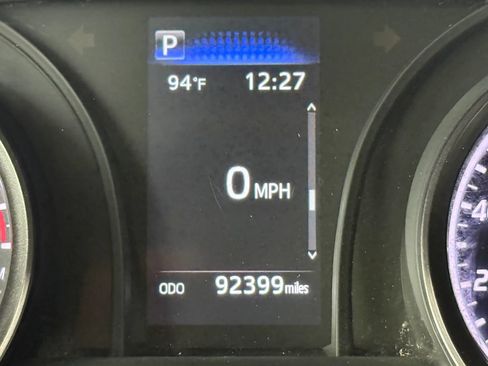Used 2023 Toyota Camry SE FWD image 14