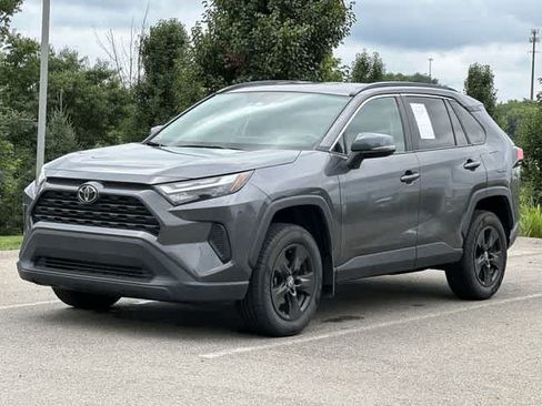 Used 2024 Toyota RAV4 XLE AWD/4WD image 1