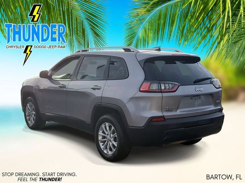 Used 2020 Jeep Cherokee Latitude AWD/4WD image 3