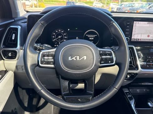 Used 2023 Kia Sorento SX AWD/4WD image 14