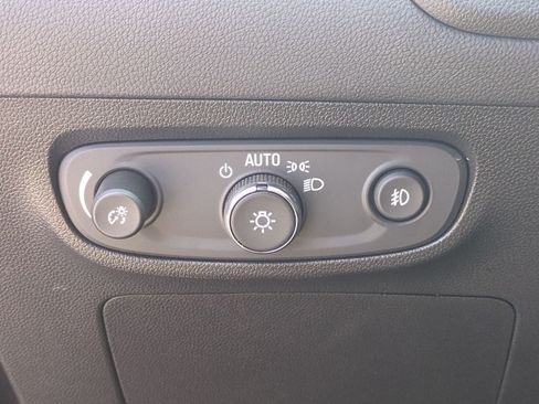 Used 2023 Buick Encore GX Select w/ Sport Touring Package FWD image 18
